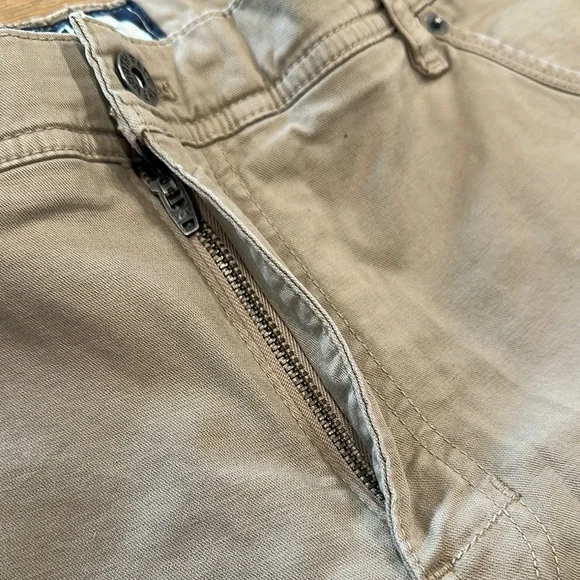 The North Face Men's Tan Shorts - Picture 3 of 7